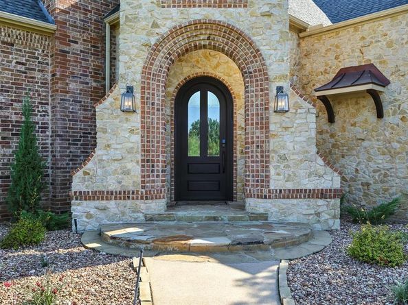 850  Manor Drive , Argyle Texas 76226