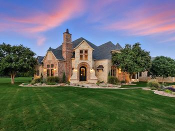 850  Manor Drive 