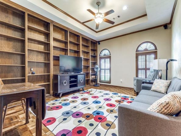 6403  Brook Lake Drive , Dallas Texas 75248