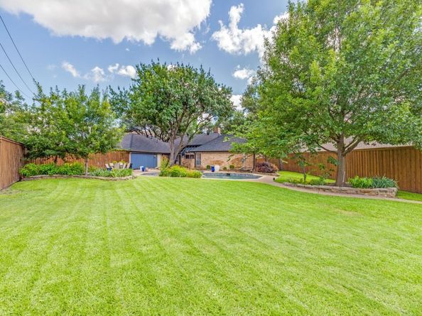 6403  Brook Lake Drive , Dallas Texas 75248