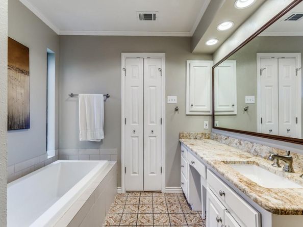 6403  Brook Lake Drive , Dallas Texas 75248