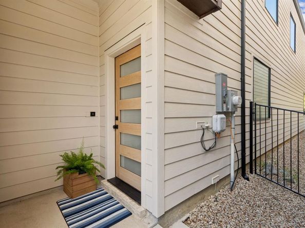 305  Tillery Circle , Grapevine Texas 76051
