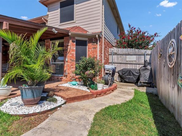 2102  Bentley Drive , Mansfield Texas 76063