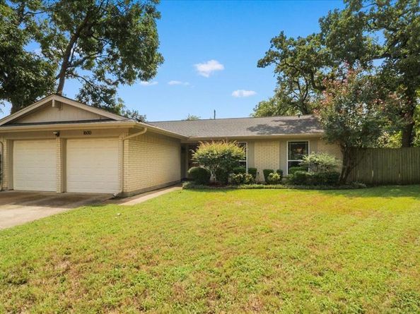 1600  Celeste Court , Arlington Texas 76012