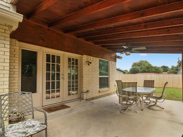 1600  Celeste Court , Arlington Texas 76012