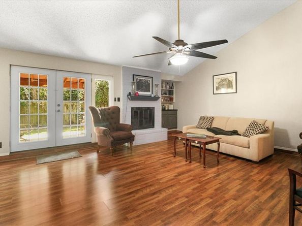 1600  Celeste Court , Arlington Texas 76012