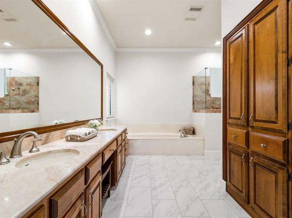 1424  Travis Circle S, Irving Texas 75038