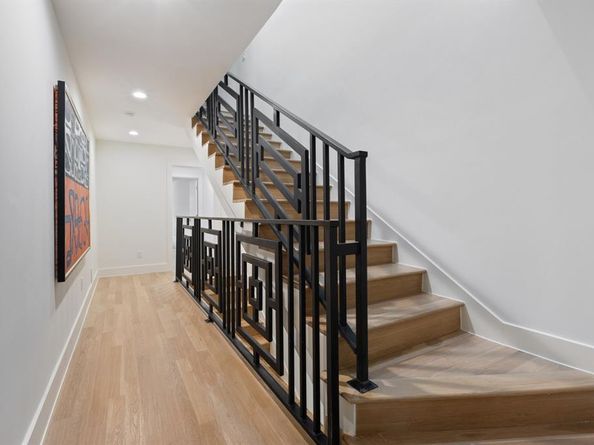 4610  Christopher Place , Dallas Texas 75204