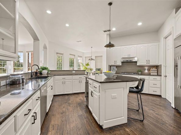 2038  Azalea Trail , Irving Texas 75063