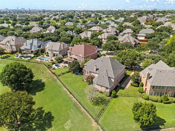 2038  Azalea Trail , Irving Texas 75063