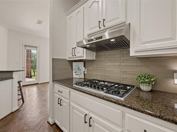 2038  Azalea Trail , Irving Texas 75063