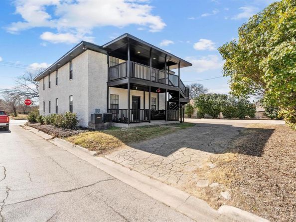 1029 E Hickory Street , Denton Texas 76205