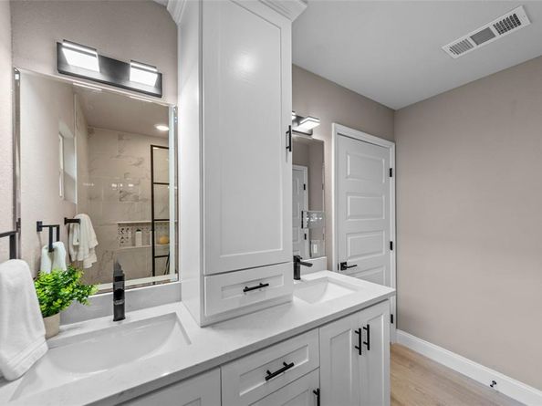 1503 E Lakeview Drive , Dallas Texas 75216