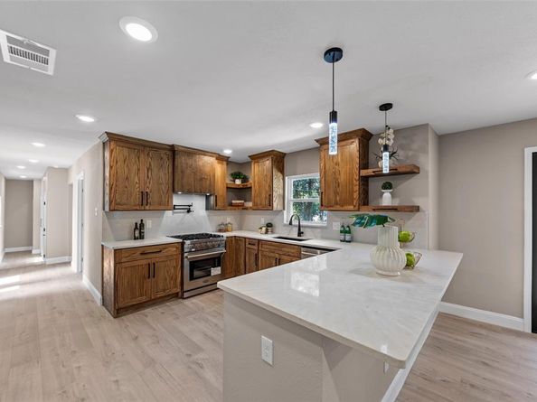 1503 E Lakeview Drive , Dallas Texas 75216