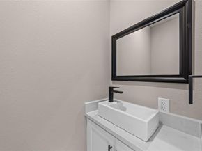 1503 E Lakeview Drive , Dallas Texas 75216
