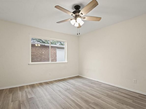 2211  Salem Drive , Carrollton Texas 75006