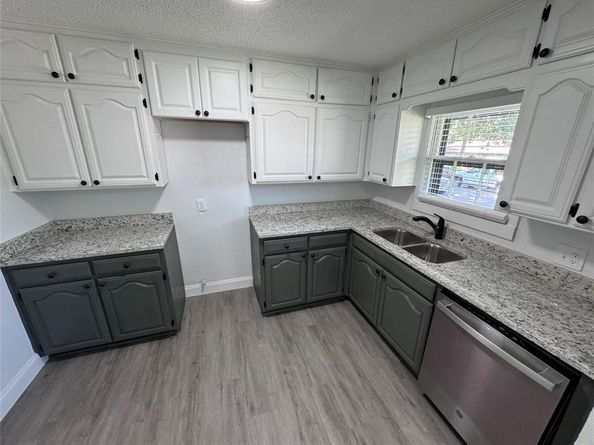 2608  Roseland Street , Fort Worth Texas 76103