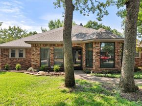 2206  Sand Creek Court , Arlington Texas 76006