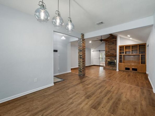 2206  Sand Creek Court , Arlington Texas 76006