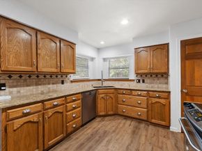 2206  Sand Creek Court , Arlington Texas 76006