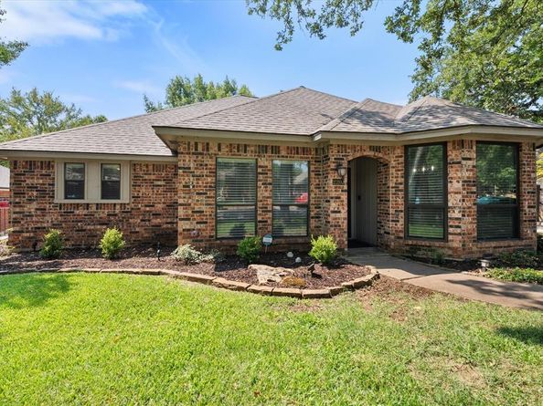 2206  Sand Creek Court , Arlington Texas 76006