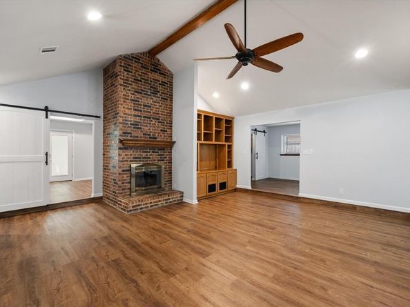 2206  Sand Creek Court , Arlington Texas 76006