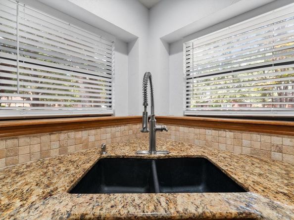 2206  Sand Creek Court , Arlington Texas 76006