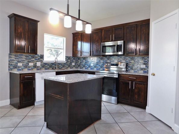 1107  Mockingbird Drive , Aubrey Texas 76227