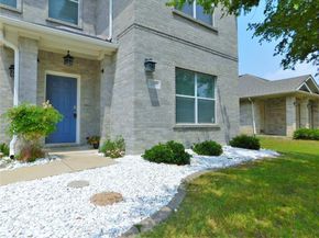 1107  Mockingbird Drive , Aubrey Texas 76227