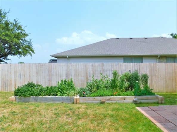 1107  Mockingbird Drive , Aubrey Texas 76227