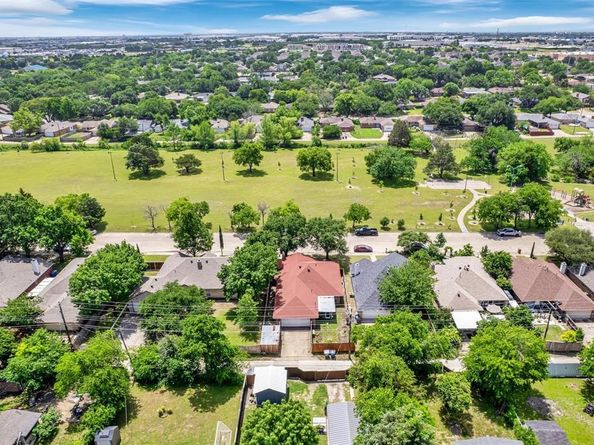 2325  Park Vista Drive , Dallas Texas 75228