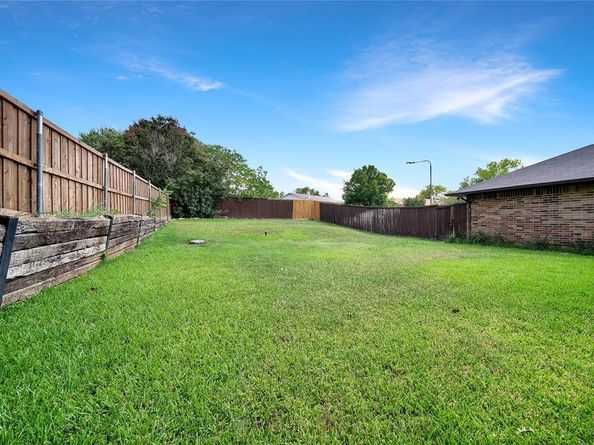 1712  Rosemeade Circle , Carrollton Texas 75007