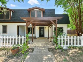 1323  Dublin Street , Grapevine Texas 76051