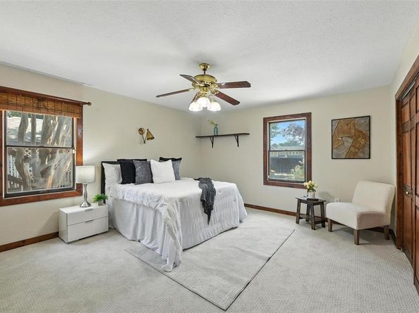 1323  Dublin Street , Grapevine Texas 76051