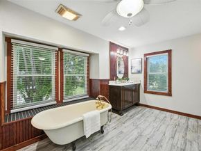 1323  Dublin Street , Grapevine Texas 76051