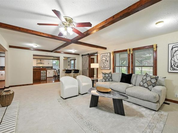 1323  Dublin Street , Grapevine Texas 76051
