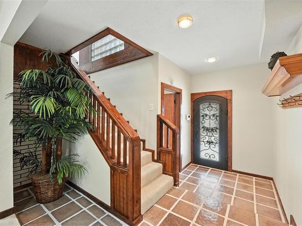 1323  Dublin Street , Grapevine Texas 76051