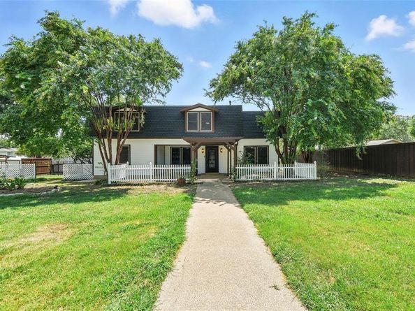 1323  Dublin Street , Grapevine Texas 76051