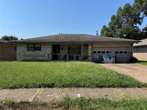 8642  Barclay Street , Dallas Texas 75227