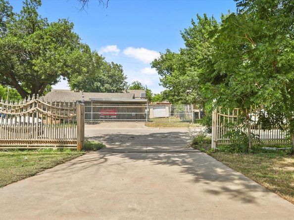3401  28th Street , Fort Worth Texas 76106