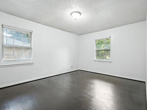 2634  Santa Cruz Drive , Dallas Texas 75227