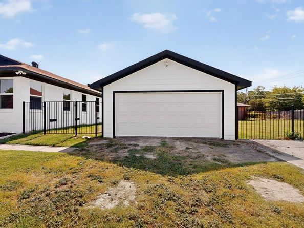 6202  Belgrade Avenue , Dallas Texas 75227