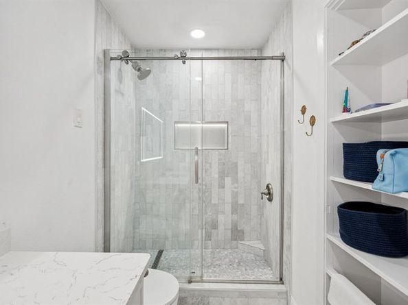 7404 W Northwest Highway  5, Dallas Texas 75225