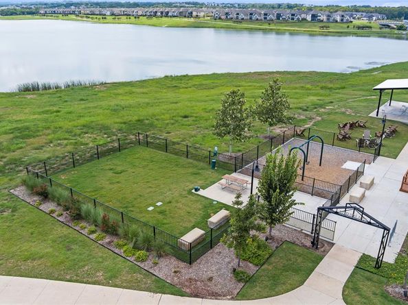 1421  Rose Willow Way , Arlington Texas 76005