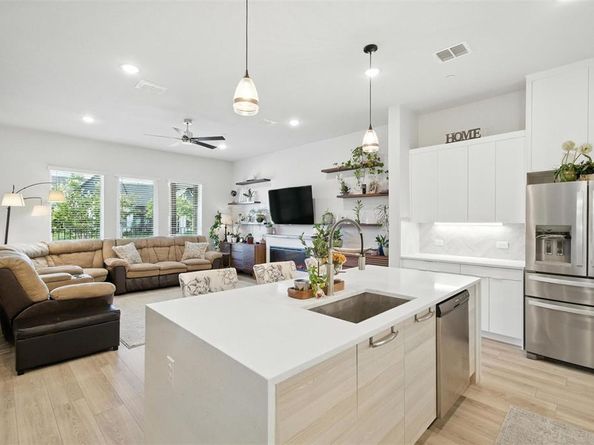 1421  Rose Willow Way , Arlington Texas 76005