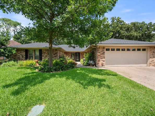 3511  Tomlinson Court , Arlington Texas 76017