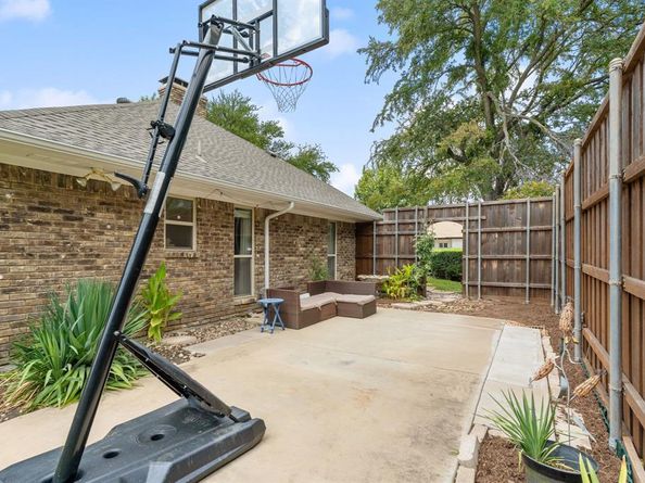 7344  Kirkham Drive , Dallas Texas 75252