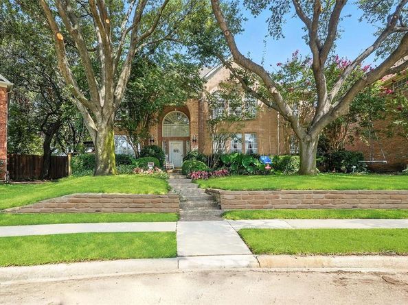 3833  Hunters Trail , Carrollton Texas 75007