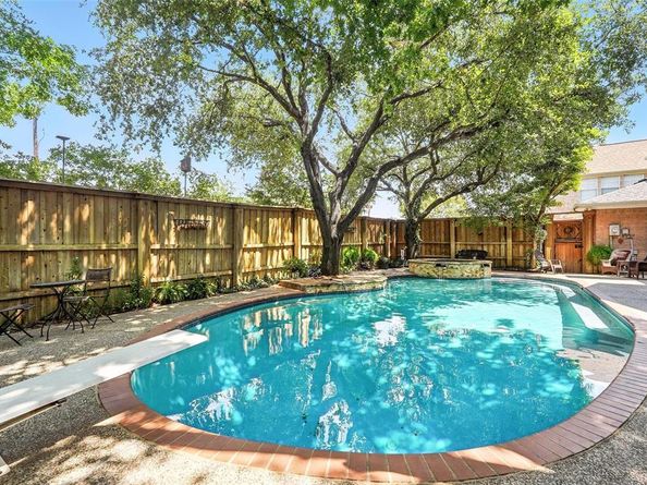 3833  Hunters Trail , Carrollton Texas 75007