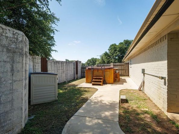 4700  Cinnamon Hill Drive , Fort Worth Texas 76133